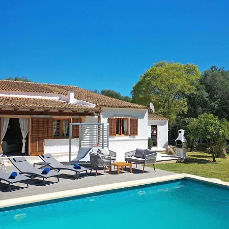 Holiday home Relax Just Outside Recently Renovated By Renthousing *
