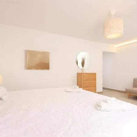 Holiday home Relax Just Outside Recently Renovated By Renthousing *
